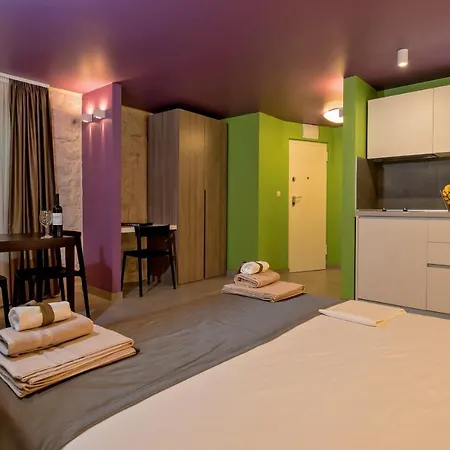 Annie's Stone Studio & Apartment *