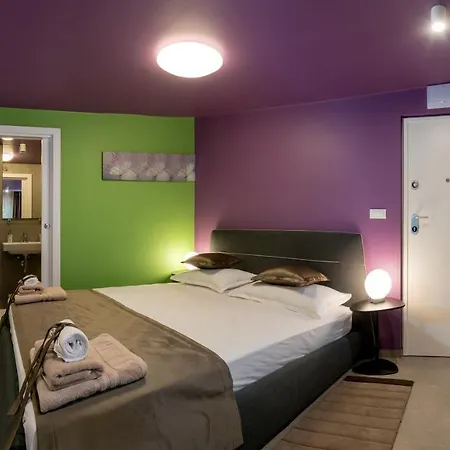 Apartment Annie's Stone Studio &